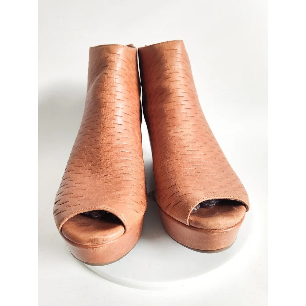 Chocolat Blu Booties 7.5 Wedge Open Toe Tan Leather Perforated Platform Boho